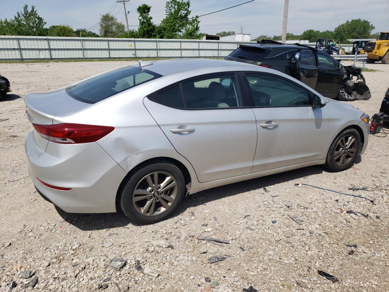 Photo 2 VIN: 5NPD84LF5JH355476 - HYUNDAI ELANTRA 