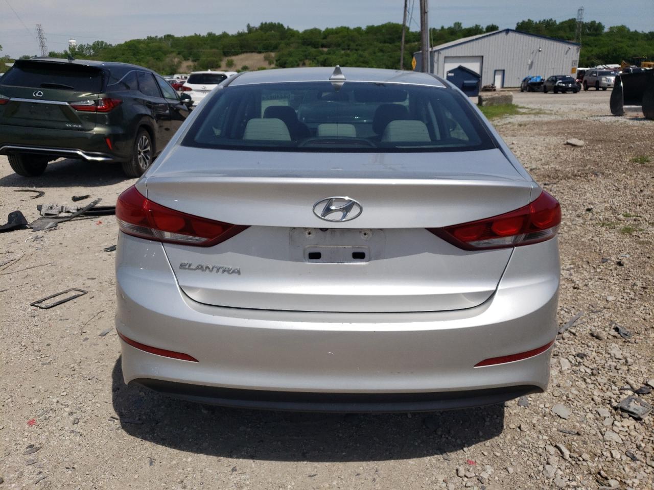 Photo 5 VIN: 5NPD84LF5JH355476 - HYUNDAI ELANTRA 