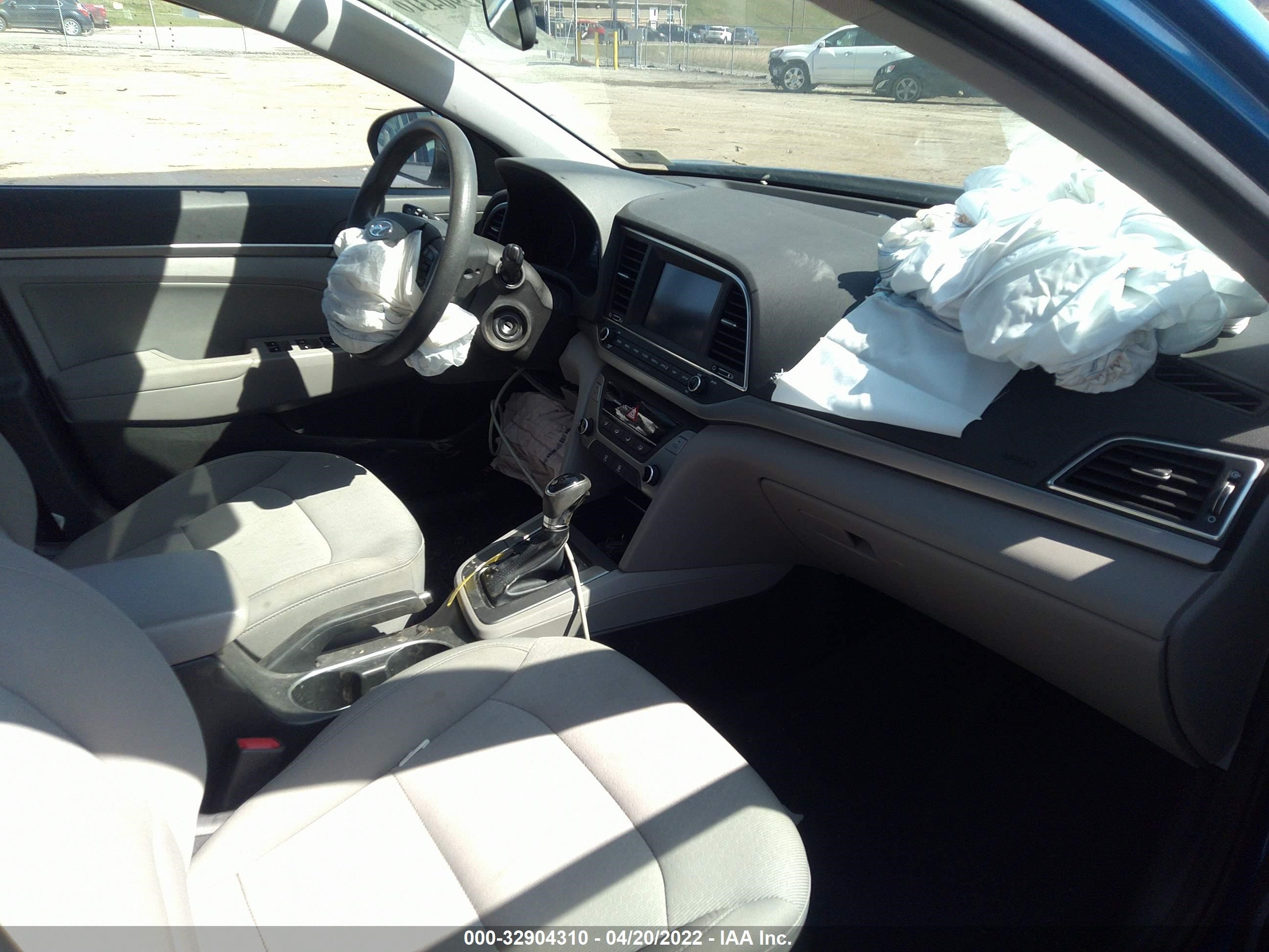 Photo 4 VIN: 5NPD84LF5JH365652 - HYUNDAI ELANTRA 