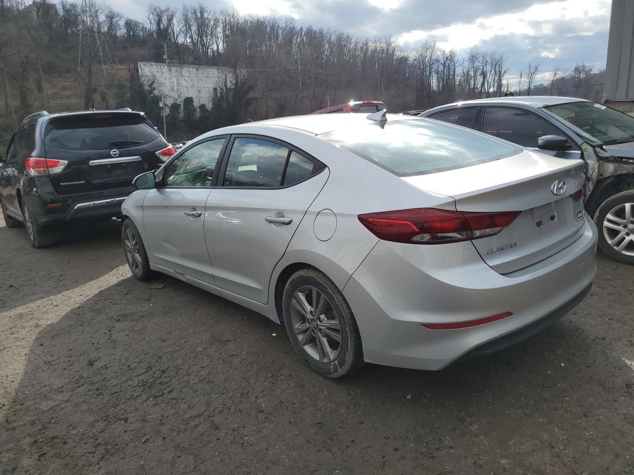 Photo 1 VIN: 5NPD84LF5JH365909 - HYUNDAI ELANTRA 