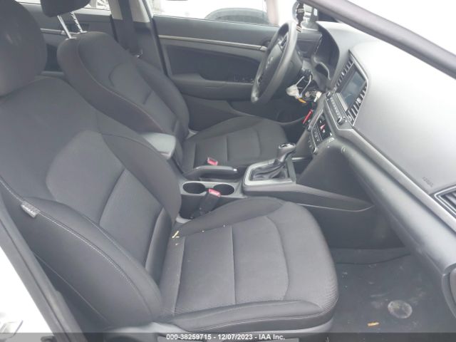 Photo 4 VIN: 5NPD84LF5JH378739 - HYUNDAI ELANTRA 