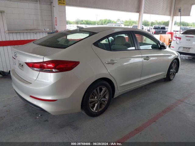 Photo 3 VIN: 5NPD84LF5JH382483 - HYUNDAI ELANTRA 