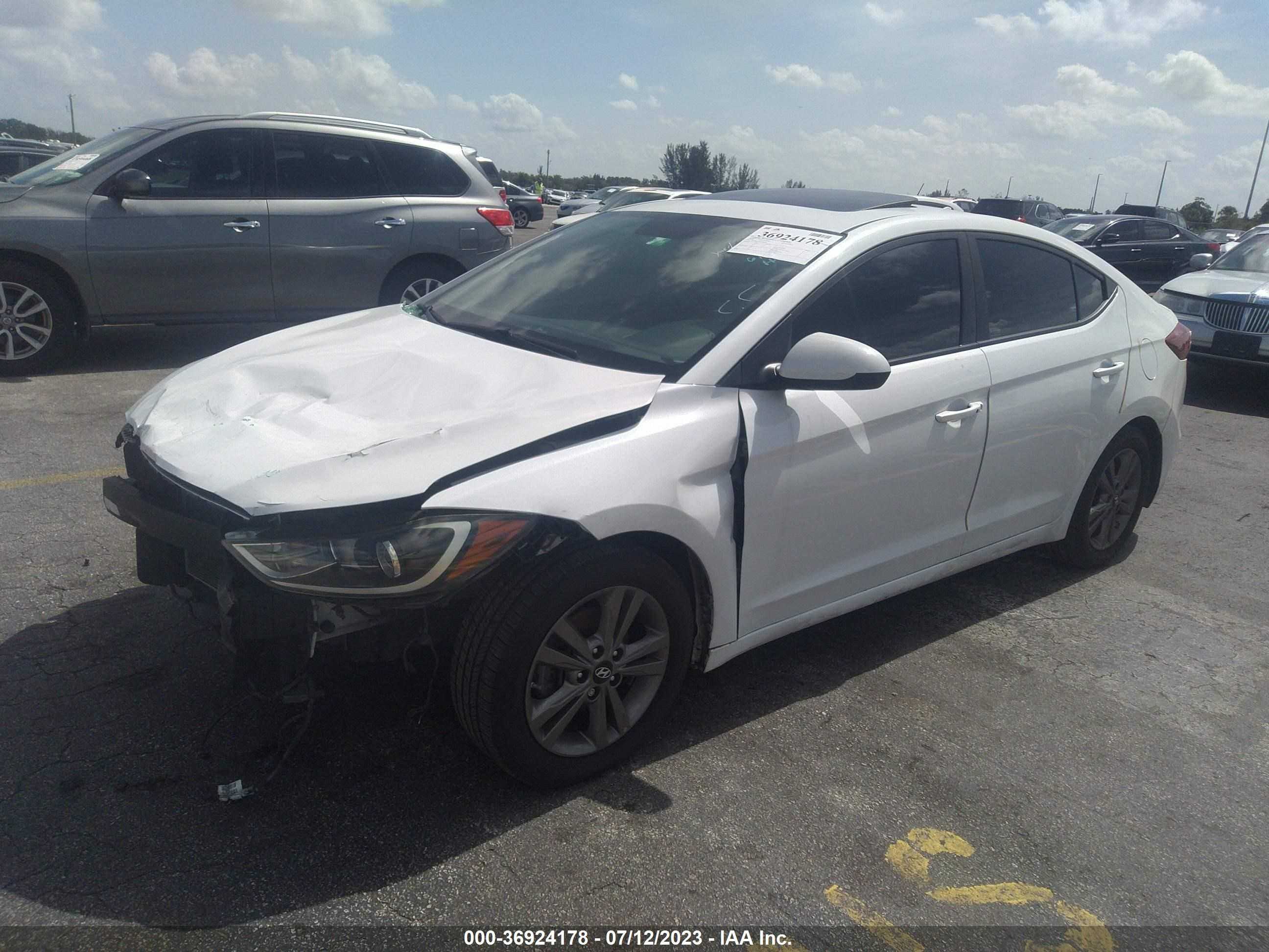 Photo 1 VIN: 5NPD84LF5JH383729 - HYUNDAI ELANTRA 