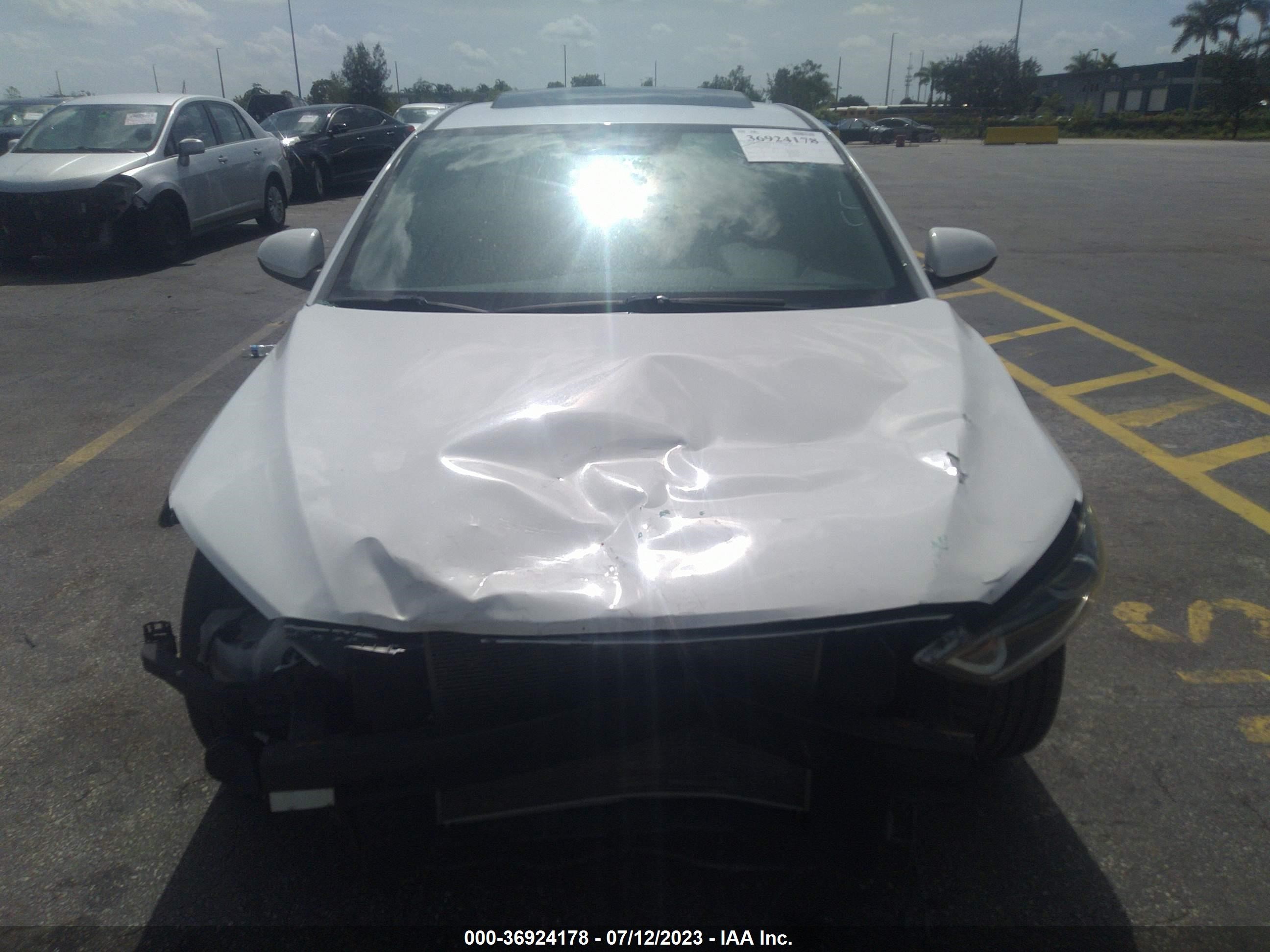 Photo 10 VIN: 5NPD84LF5JH383729 - HYUNDAI ELANTRA 