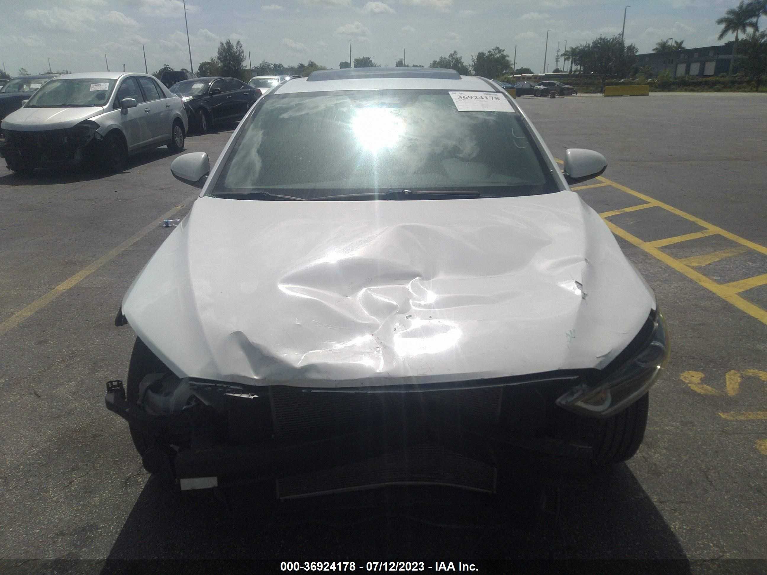 Photo 5 VIN: 5NPD84LF5JH383729 - HYUNDAI ELANTRA 