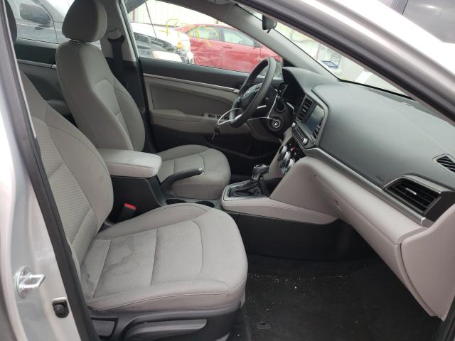 Photo 4 VIN: 5NPD84LF5KH406895 - HYUNDAI ELANTRA SE 