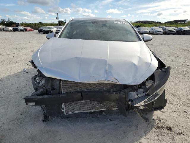 Photo 4 VIN: 5NPD84LF5KH412275 - HYUNDAI ELANTRA 