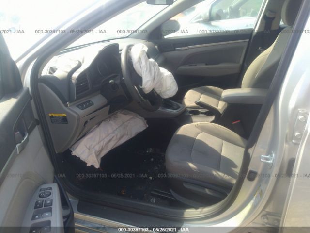 Photo 4 VIN: 5NPD84LF5KH416102 - HYUNDAI ELANTRA 