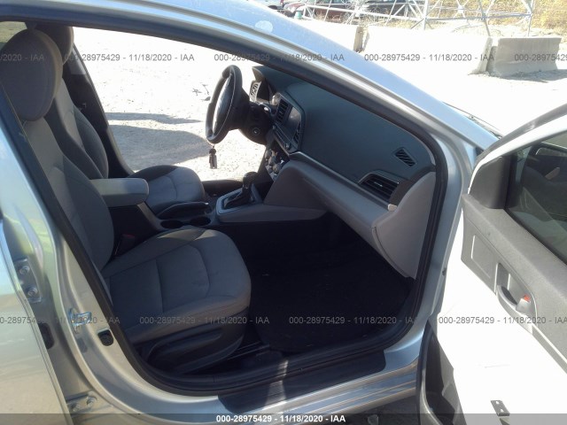 Photo 4 VIN: 5NPD84LF5KH418383 - HYUNDAI ELANTRA 