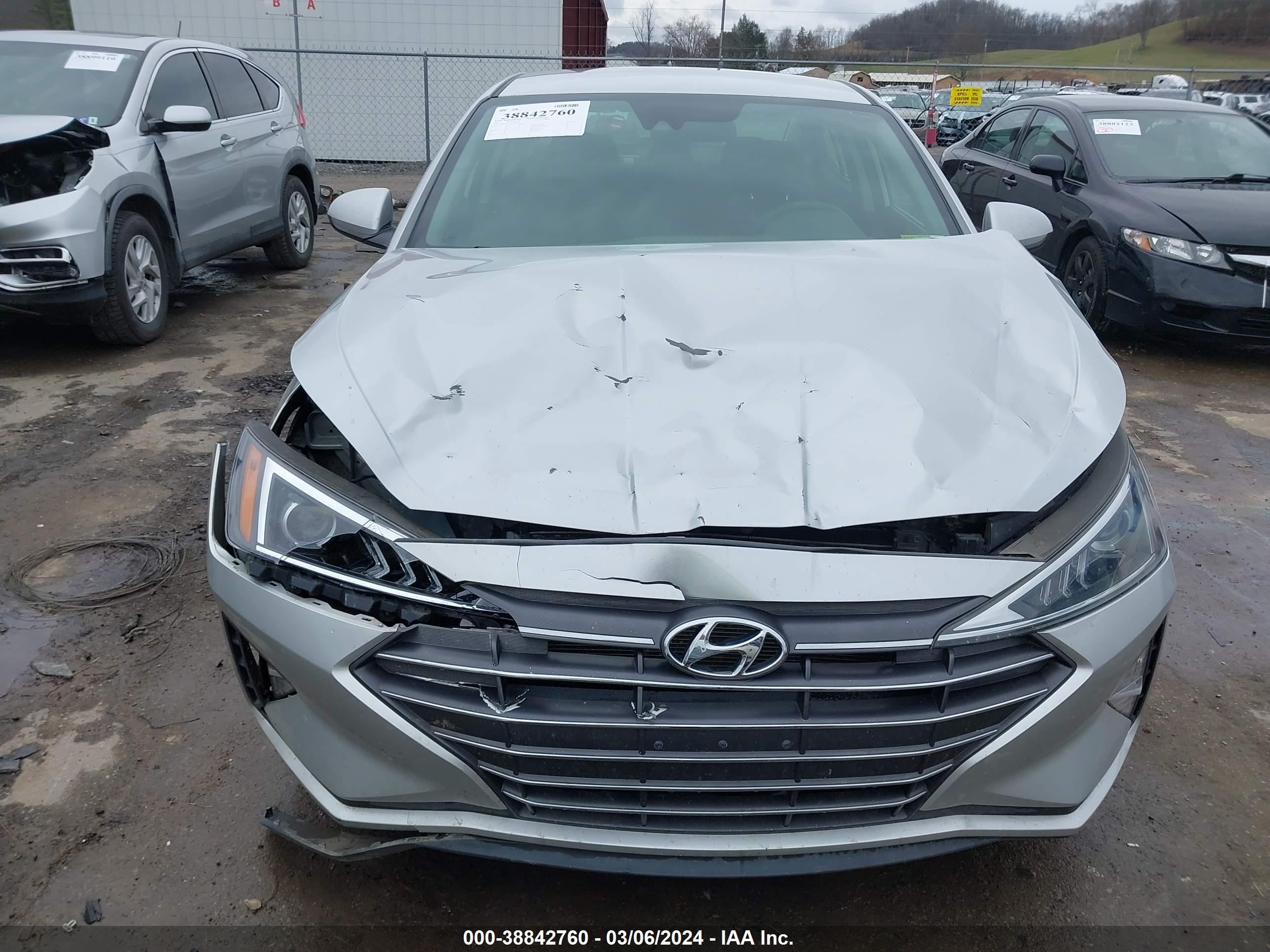 Photo 11 VIN: 5NPD84LF5KH422921 - HYUNDAI ELANTRA 