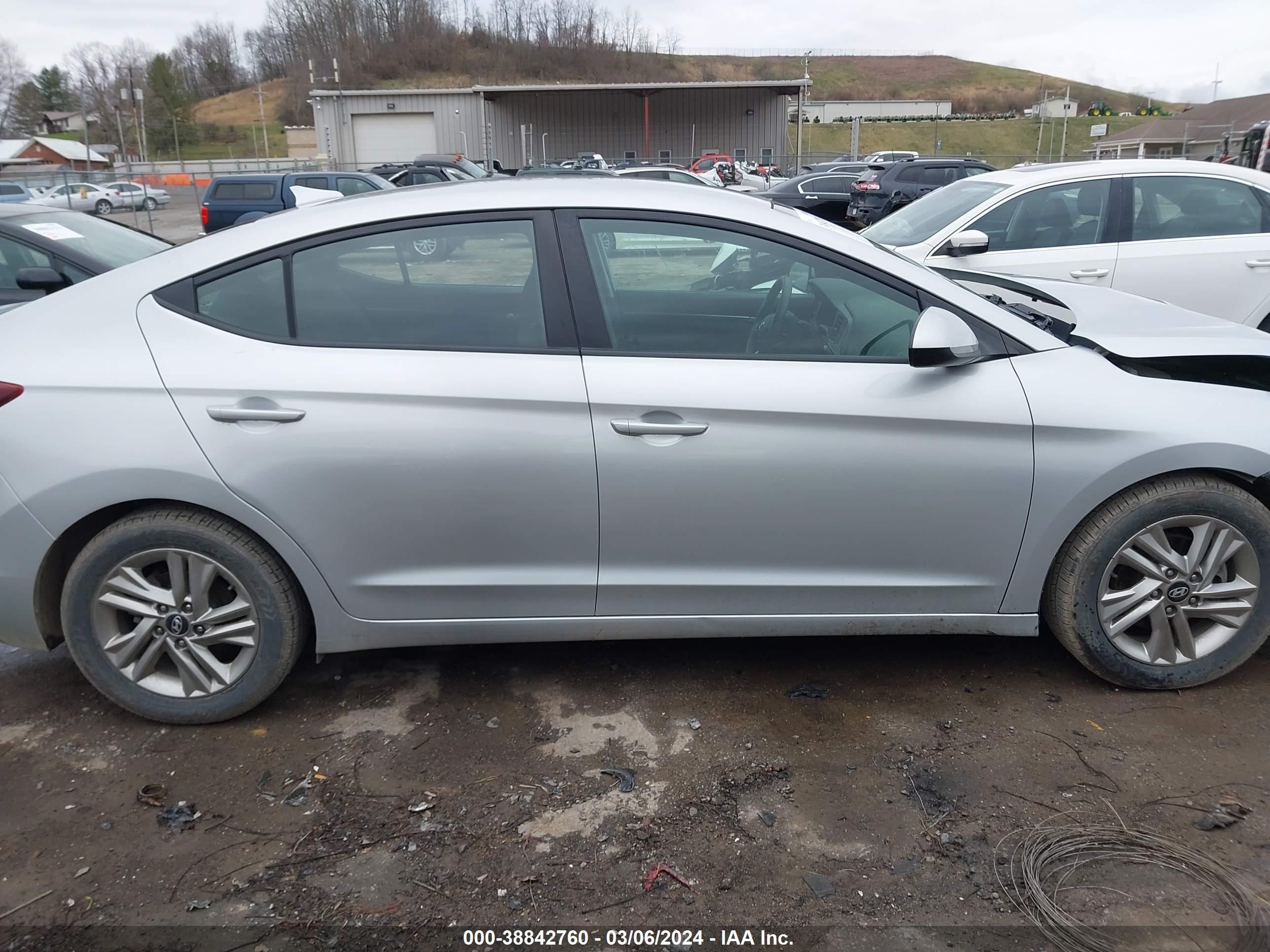 Photo 12 VIN: 5NPD84LF5KH422921 - HYUNDAI ELANTRA 