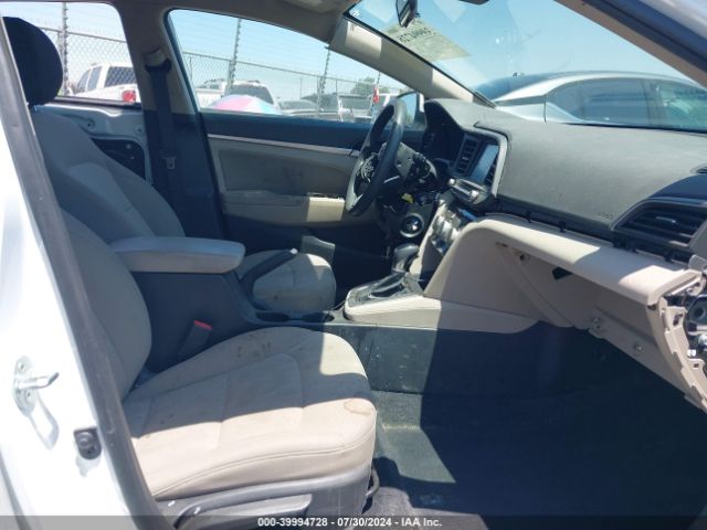 Photo 4 VIN: 5NPD84LF5KH423843 - HYUNDAI ELANTRA 