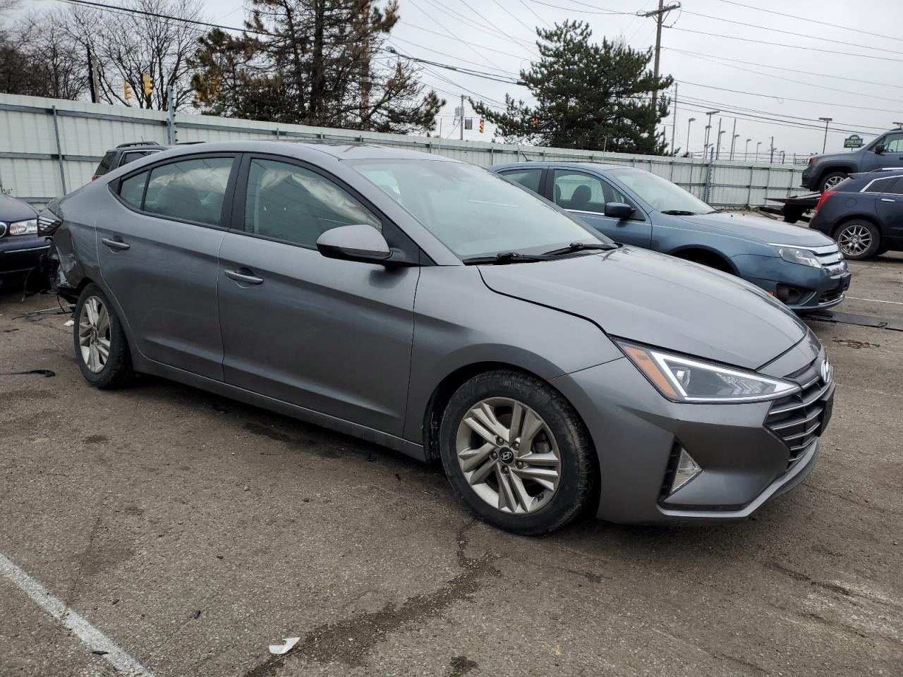 Photo 3 VIN: 5NPD84LF5KH432154 - HYUNDAI ELANTRA 