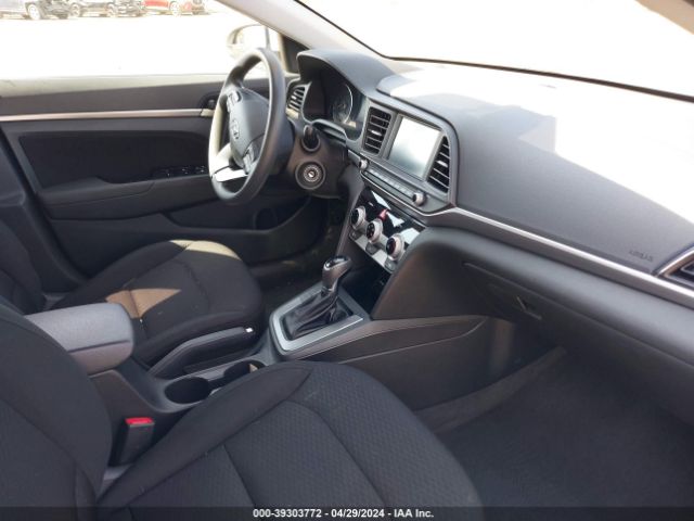 Photo 4 VIN: 5NPD84LF5KH436642 - HYUNDAI ELANTRA 