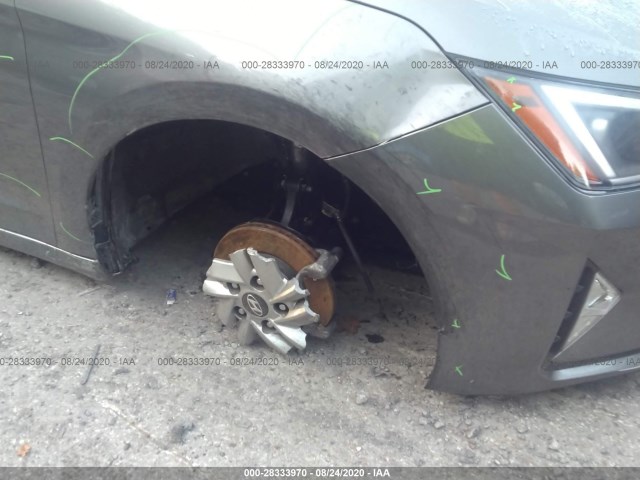 Photo 5 VIN: 5NPD84LF5KH438827 - HYUNDAI ELANTRA 