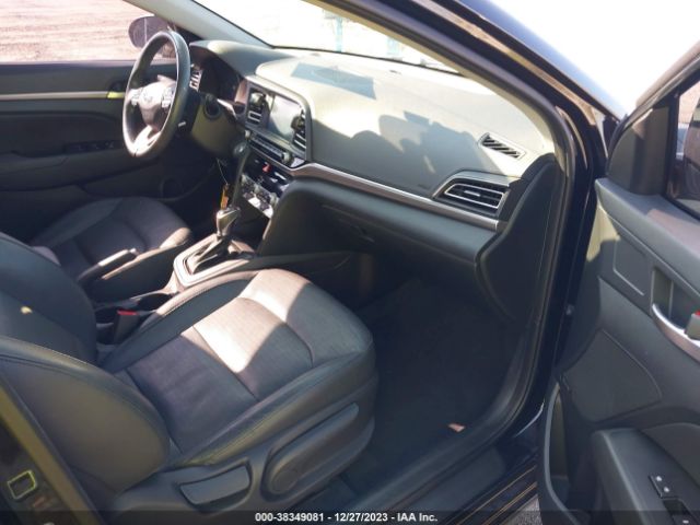 Photo 4 VIN: 5NPD84LF5KH445633 - HYUNDAI ELANTRA 