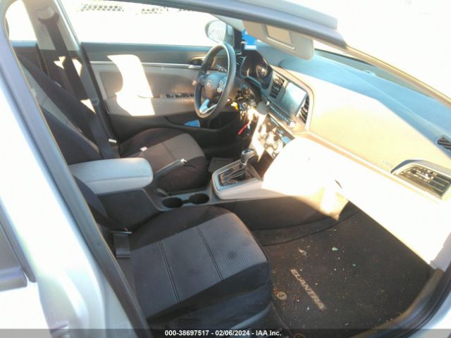 Photo 4 VIN: 5NPD84LF5KH451187 - HYUNDAI ELANTRA 