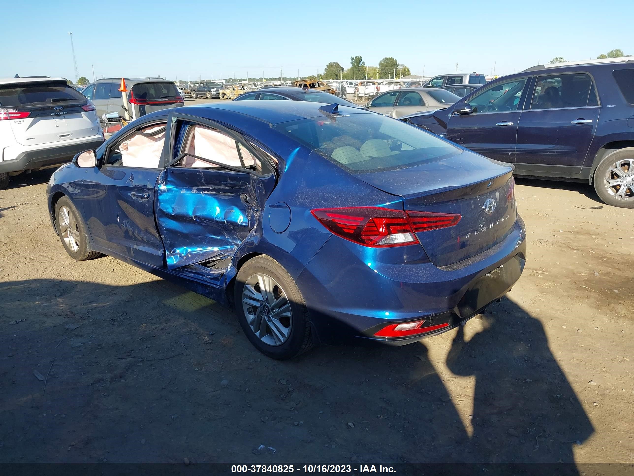 Photo 2 VIN: 5NPD84LF5KH453991 - HYUNDAI ELANTRA 