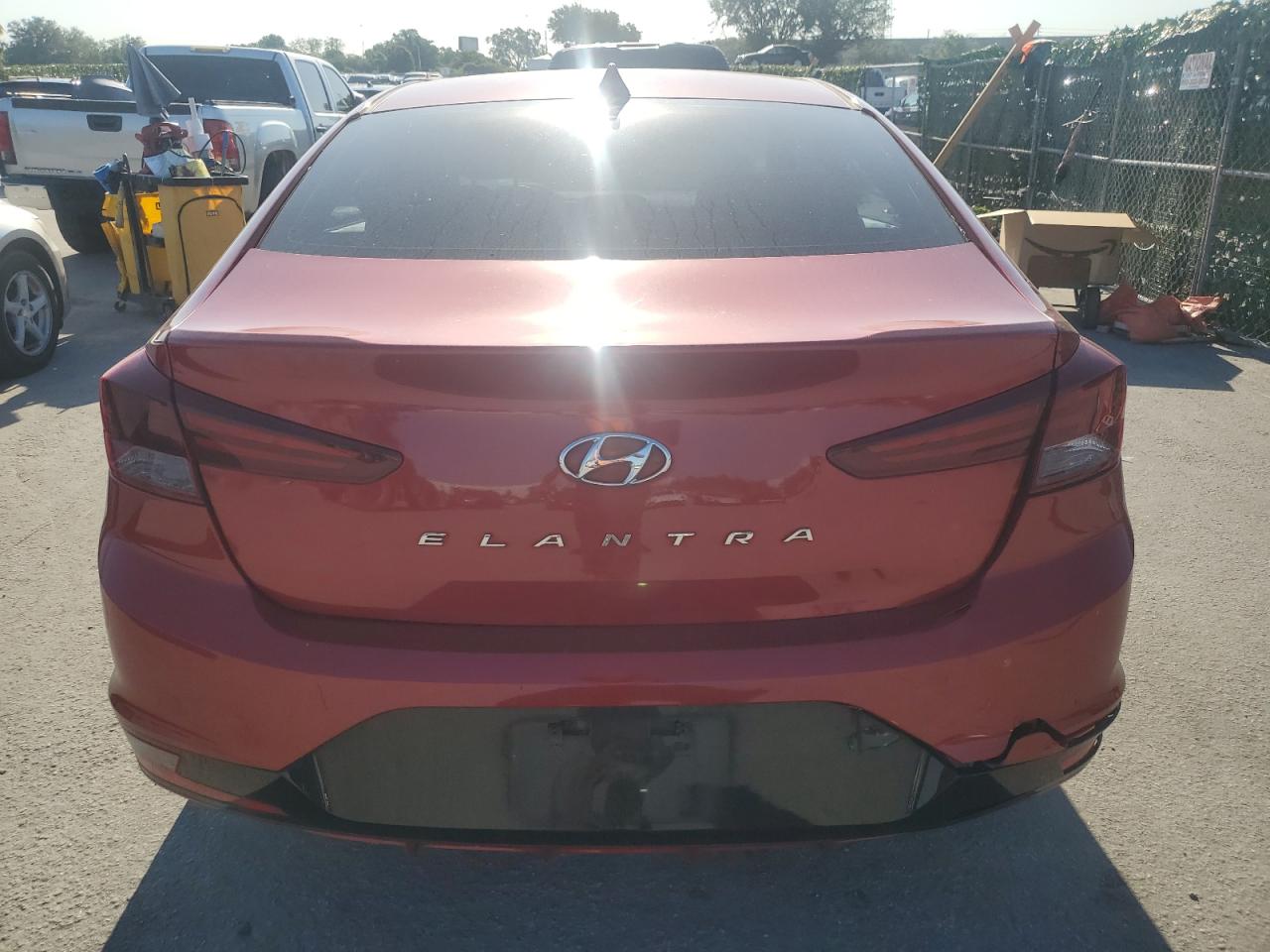 Photo 5 VIN: 5NPD84LF5KH466935 - HYUNDAI ELANTRA 