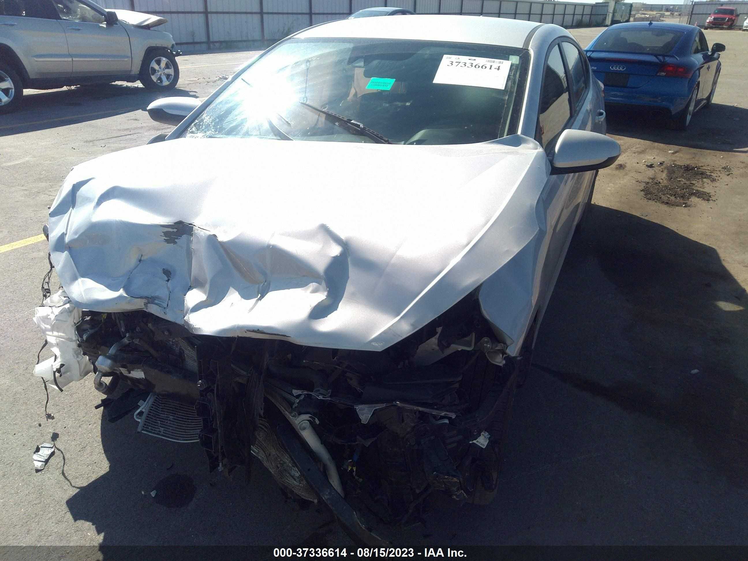 Photo 12 VIN: 5NPD84LF5KH477403 - HYUNDAI ELANTRA 