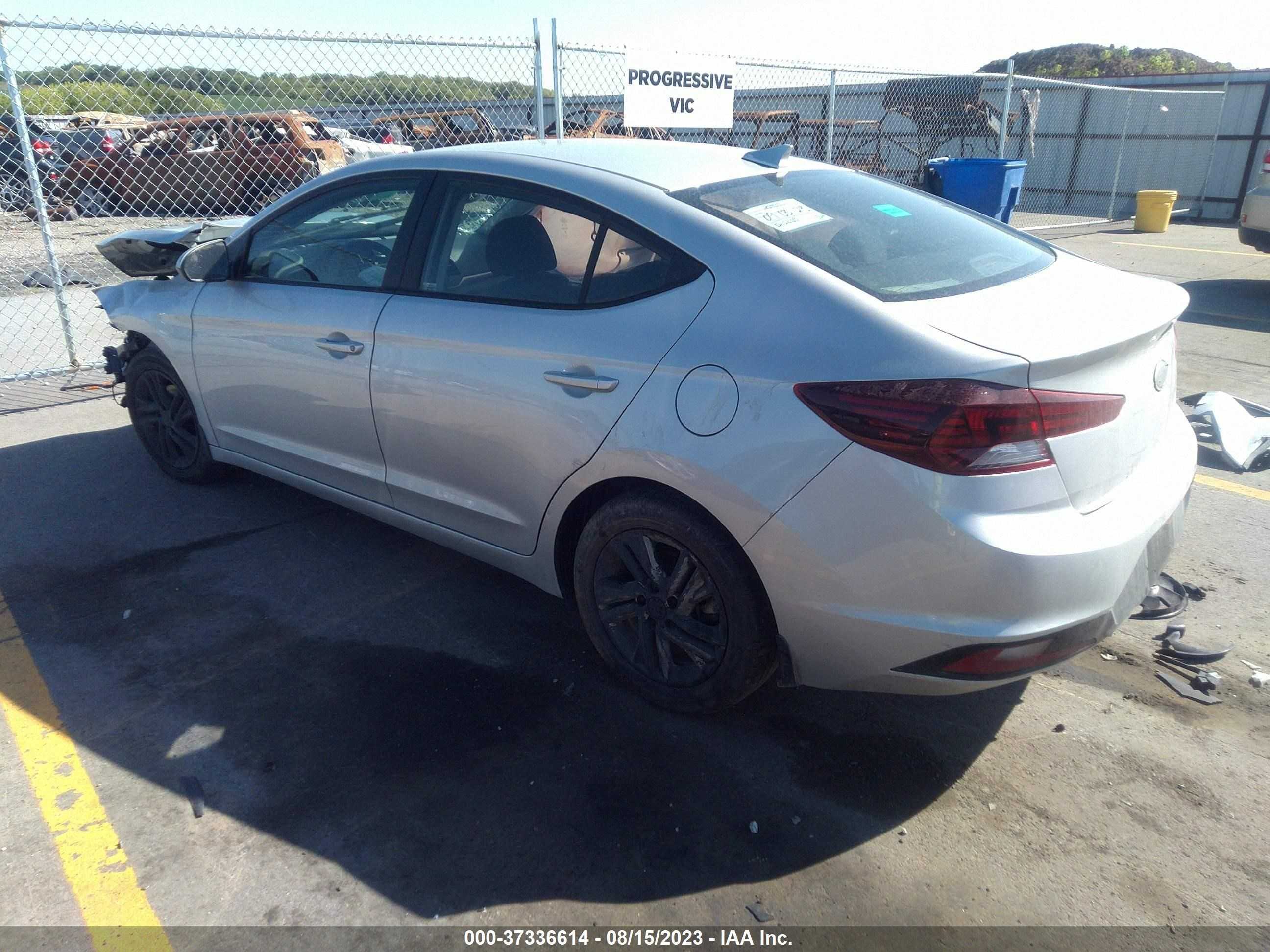 Photo 2 VIN: 5NPD84LF5KH477403 - HYUNDAI ELANTRA 