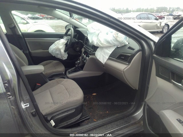 Photo 4 VIN: 5NPD84LF5KH480916 - HYUNDAI ELANTRA 