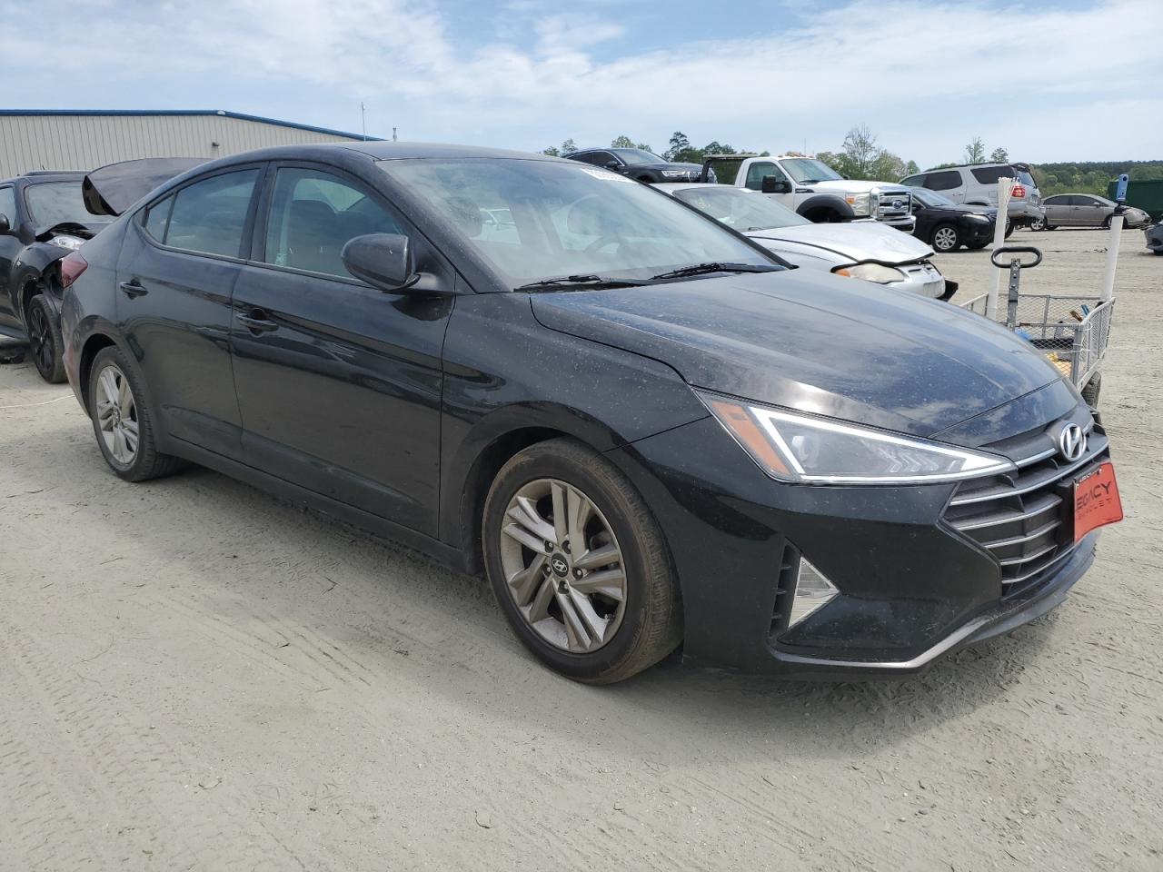 Photo 3 VIN: 5NPD84LF5KH481077 - HYUNDAI ELANTRA 