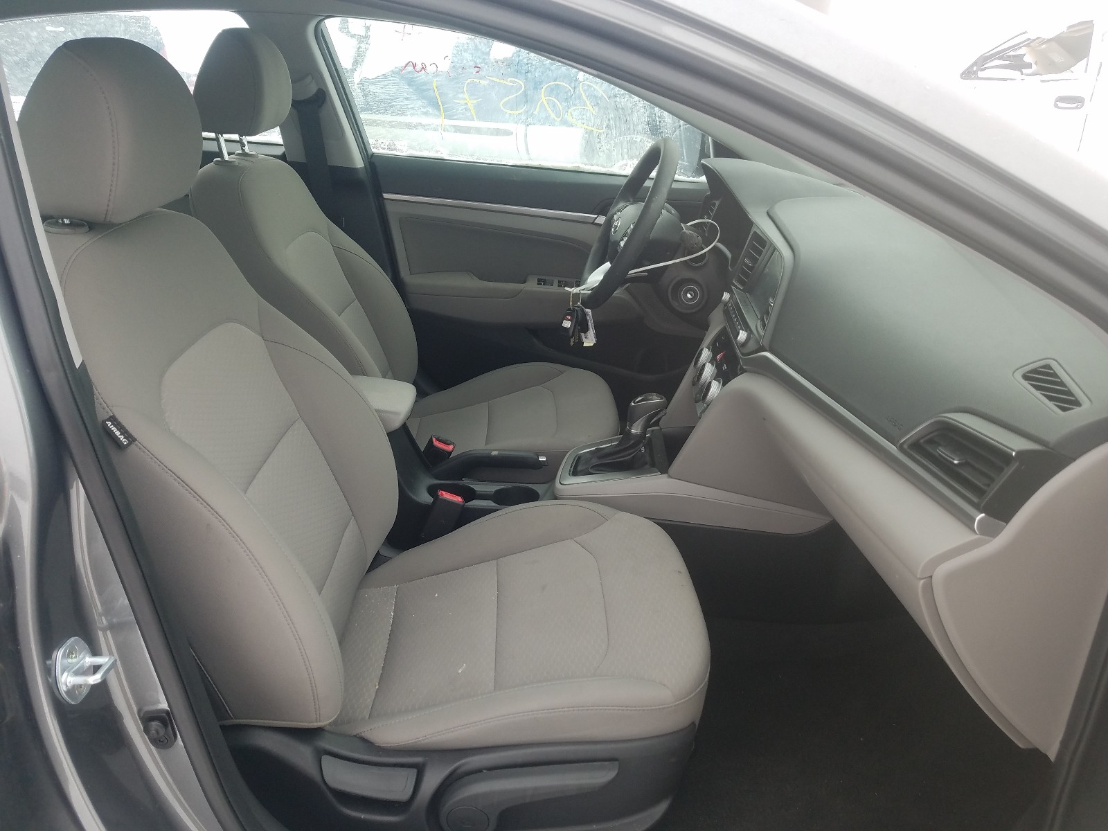 Photo 4 VIN: 5NPD84LF5KH483007 - HYUNDAI ELANTRA SE 