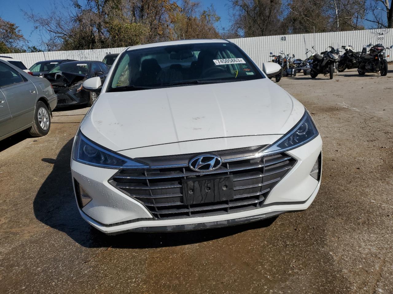 Photo 4 VIN: 5NPD84LF5LH520932 - HYUNDAI ELANTRA 