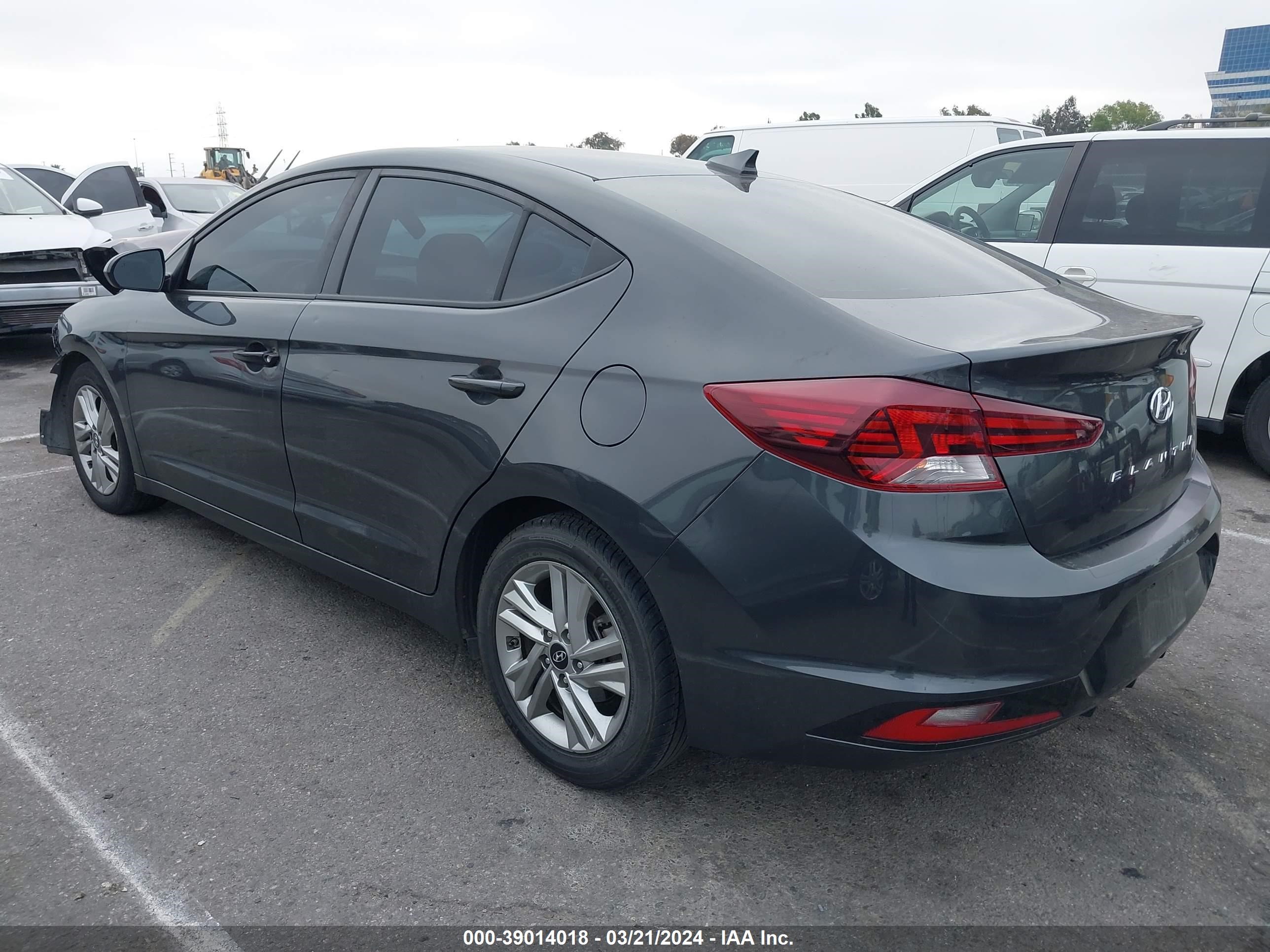 Photo 2 VIN: 5NPD84LF5LH612414 - HYUNDAI ELANTRA 