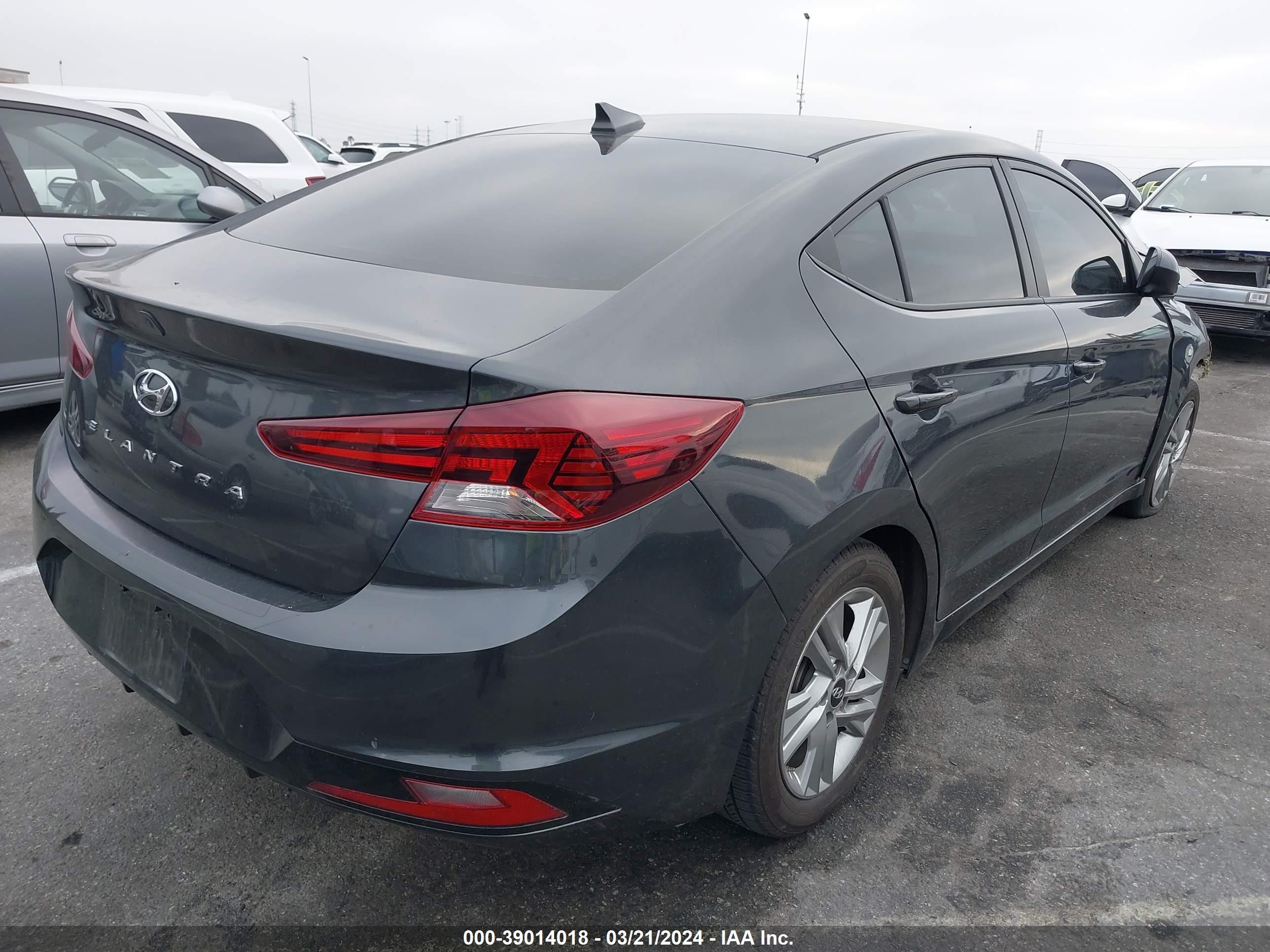 Photo 3 VIN: 5NPD84LF5LH612414 - HYUNDAI ELANTRA 