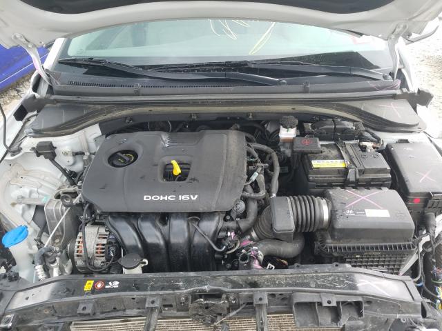 Photo 6 VIN: 5NPD84LF6HH005123 - HYUNDAI ELANTRA 