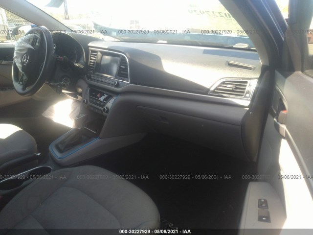 Photo 4 VIN: 5NPD84LF6HH007311 - HYUNDAI ELANTRA 