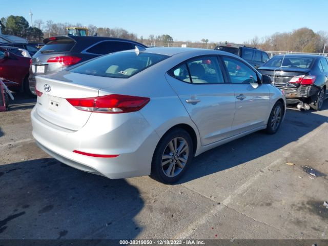 Photo 3 VIN: 5NPD84LF6HH014517 - HYUNDAI ELANTRA 