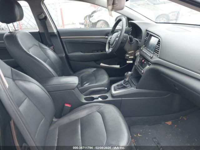 Photo 4 VIN: 5NPD84LF6HH016929 - HYUNDAI ELANTRA 