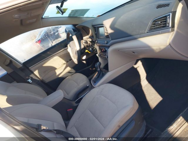 Photo 4 VIN: 5NPD84LF6HH025100 - HYUNDAI ELANTRA 