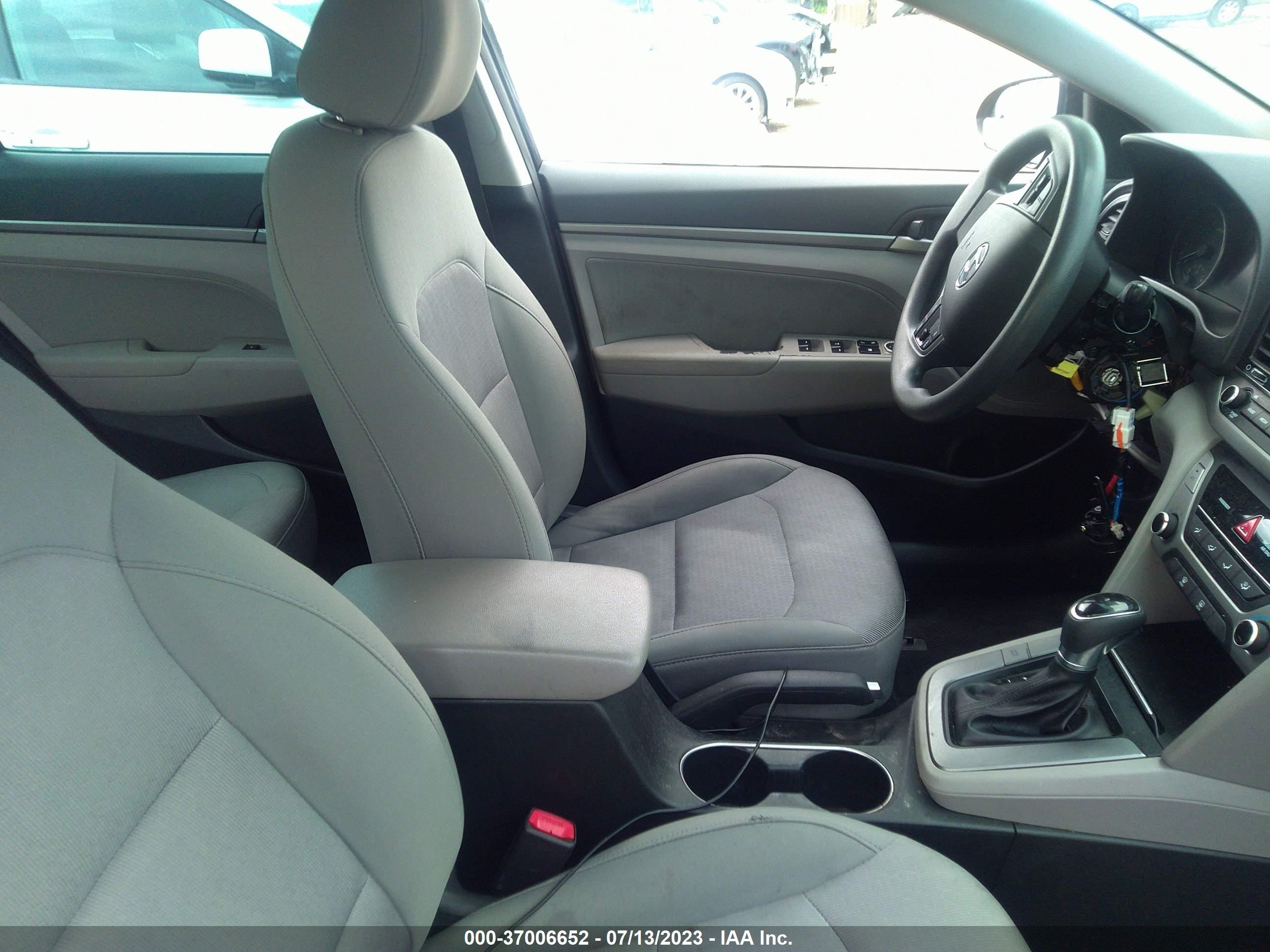 Photo 4 VIN: 5NPD84LF6HH048781 - HYUNDAI ELANTRA 