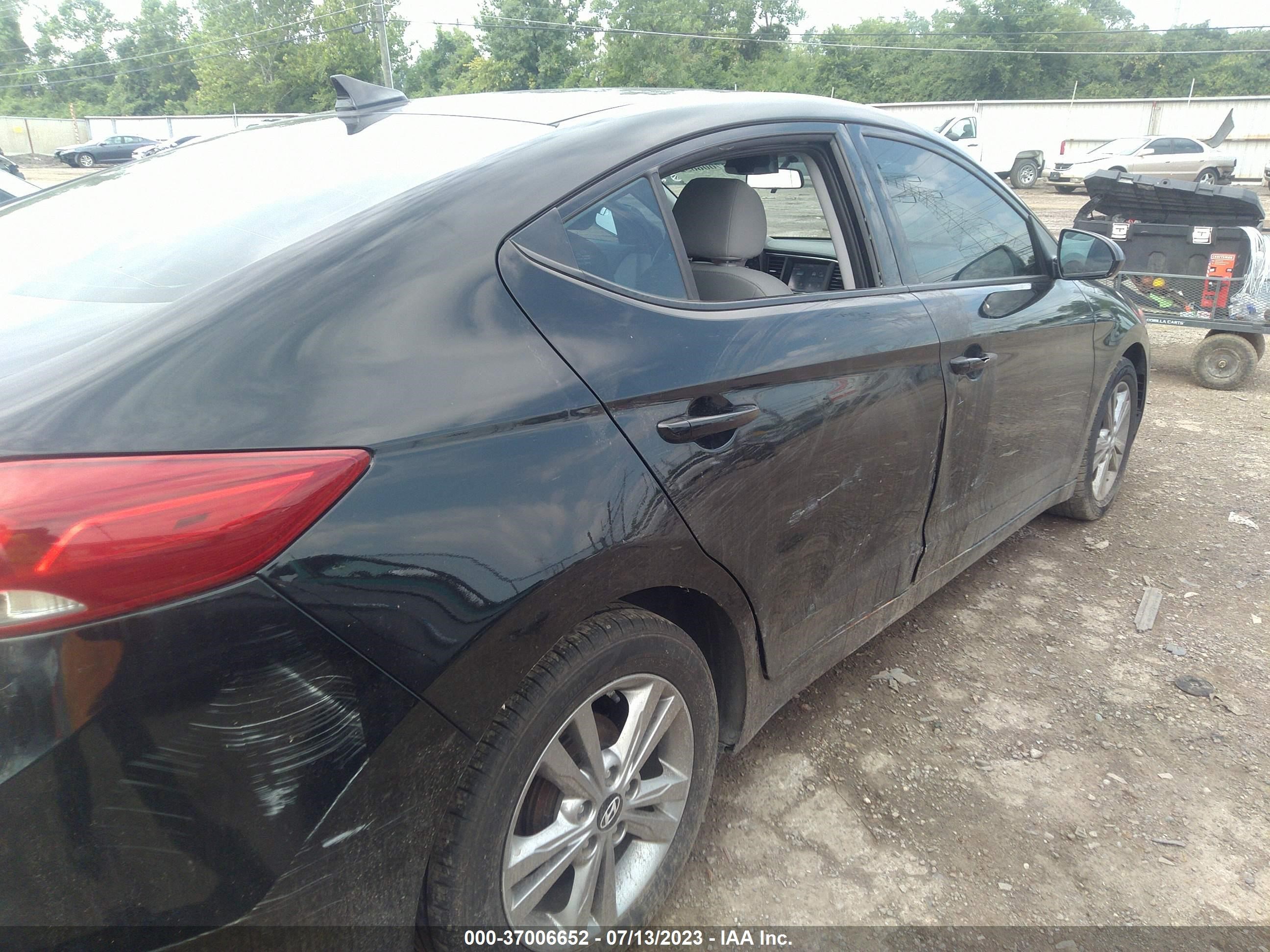 Photo 5 VIN: 5NPD84LF6HH048781 - HYUNDAI ELANTRA 