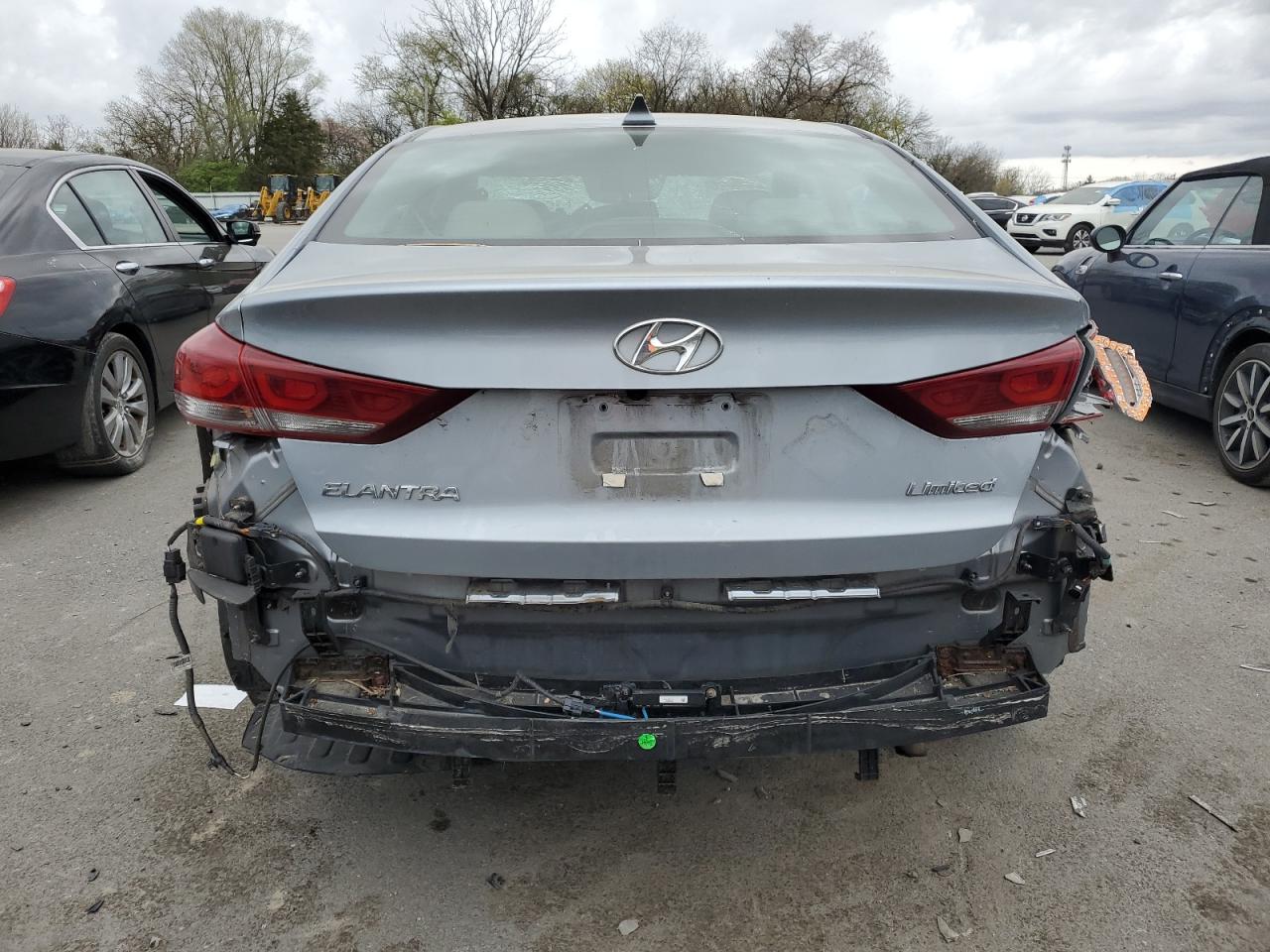 Photo 5 VIN: 5NPD84LF6HH054449 - HYUNDAI ELANTRA 