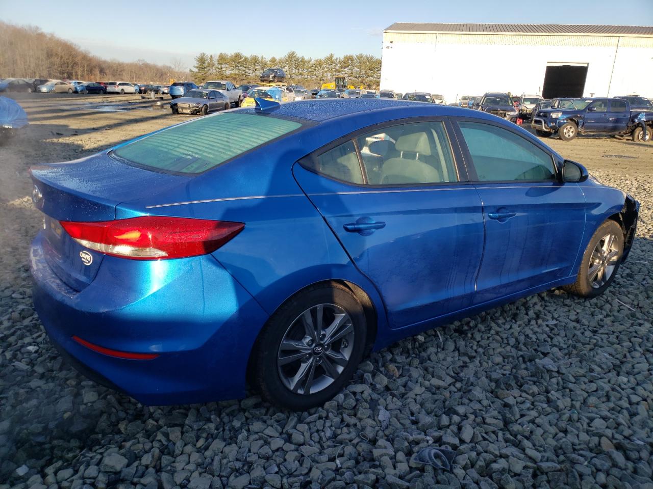 Photo 2 VIN: 5NPD84LF6HH074409 - HYUNDAI ELANTRA 