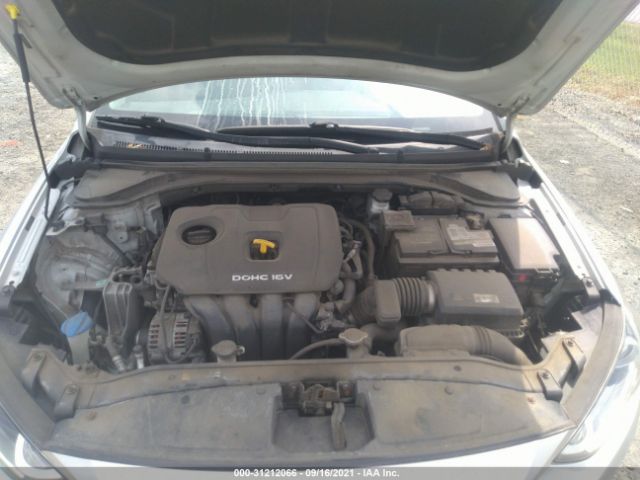 Photo 9 VIN: 5NPD84LF6HH075091 - HYUNDAI ELANTRA 