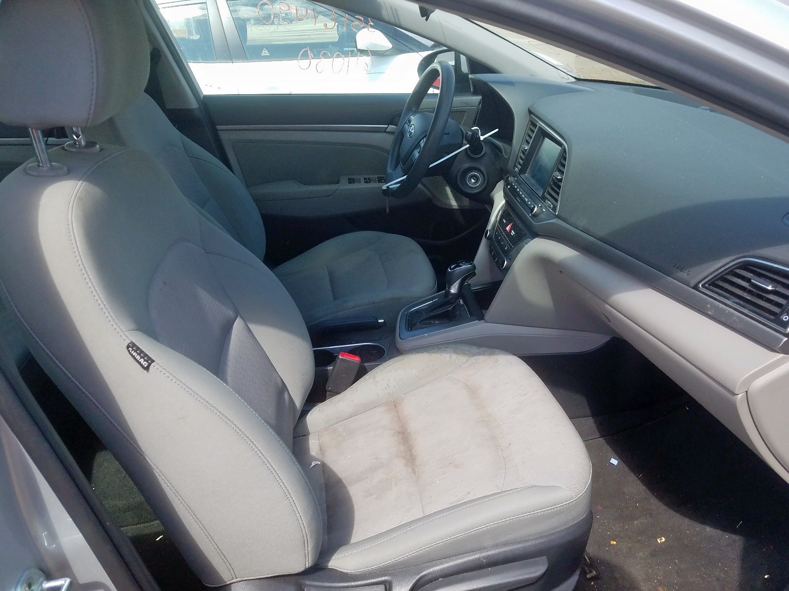 Photo 4 VIN: 5NPD84LF6HH084745 - HYUNDAI ELANTRA 