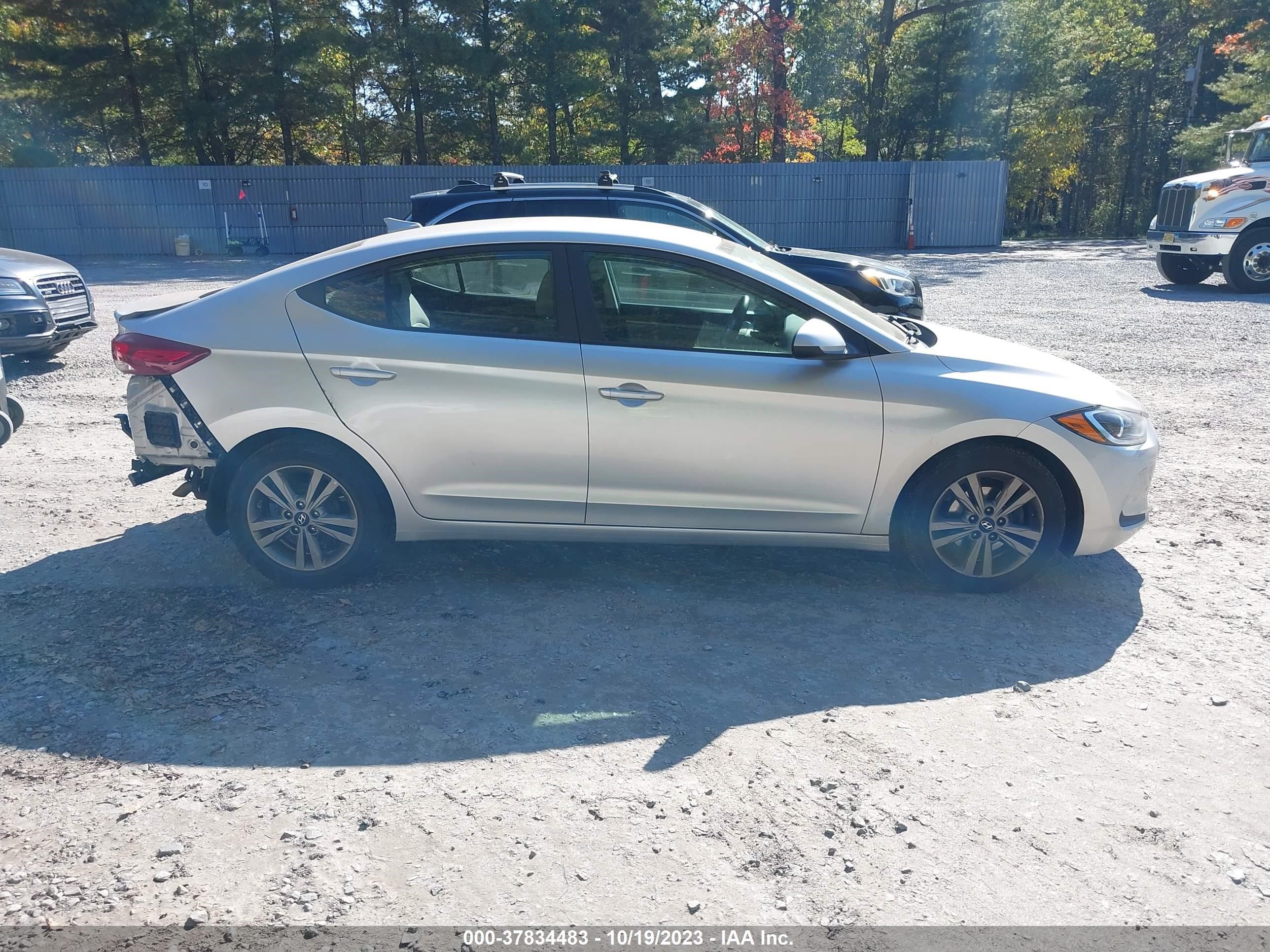 Photo 12 VIN: 5NPD84LF6HH139372 - HYUNDAI ELANTRA 