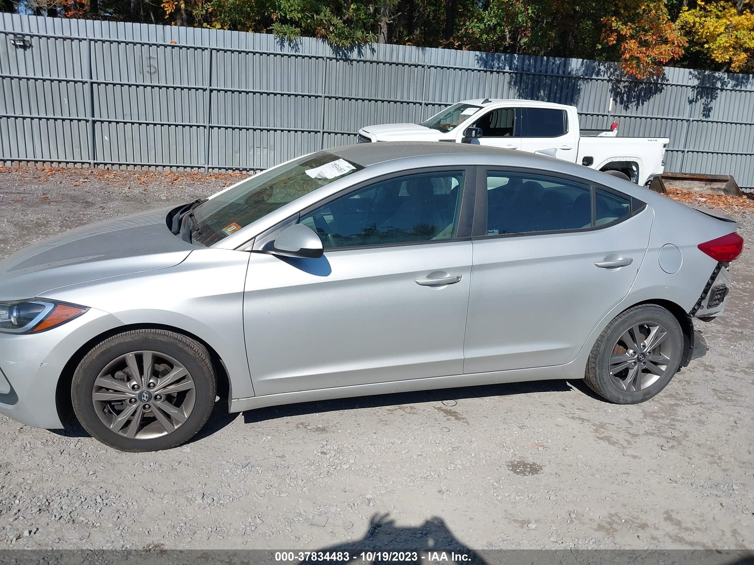 Photo 13 VIN: 5NPD84LF6HH139372 - HYUNDAI ELANTRA 