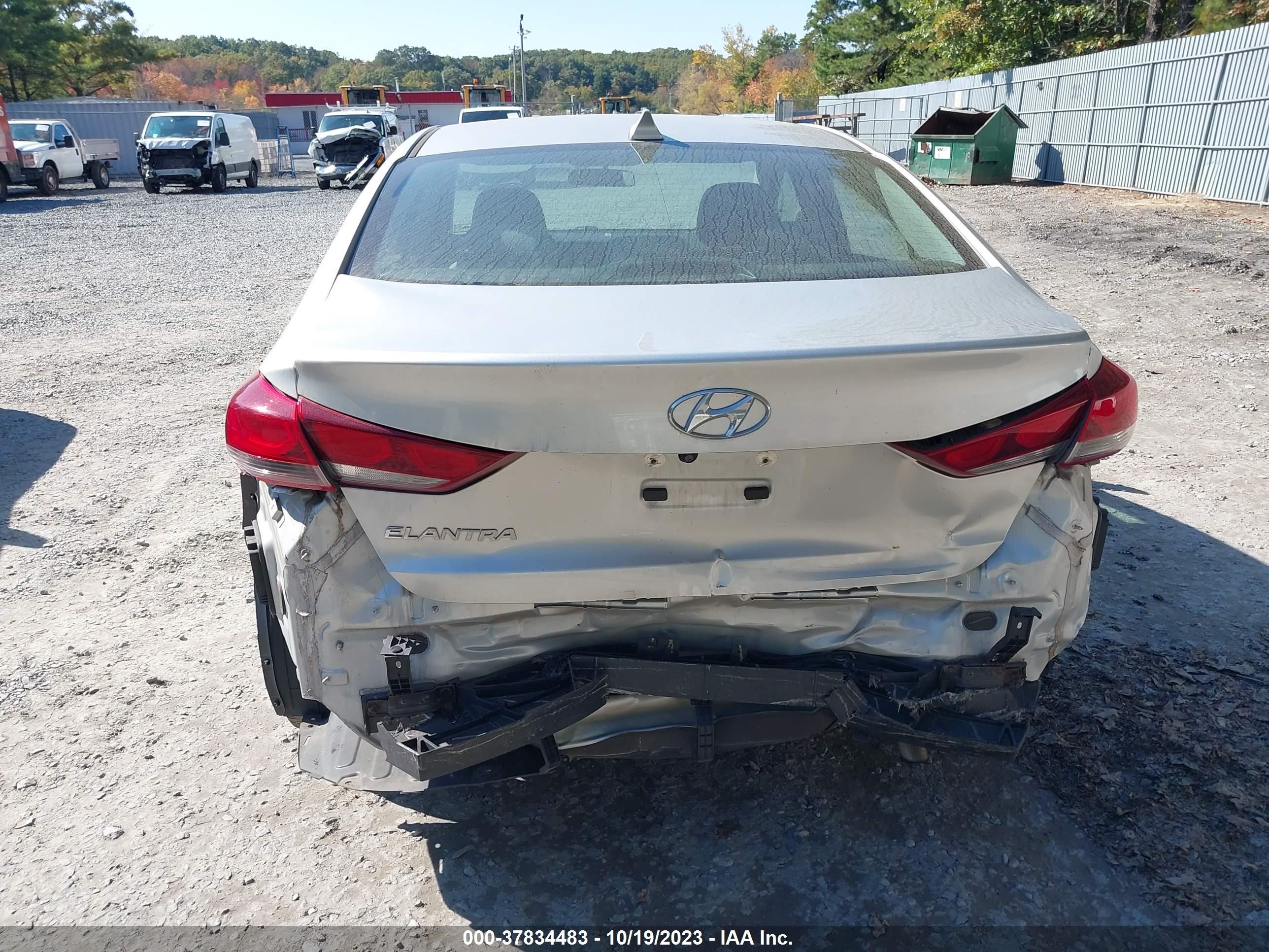 Photo 15 VIN: 5NPD84LF6HH139372 - HYUNDAI ELANTRA 