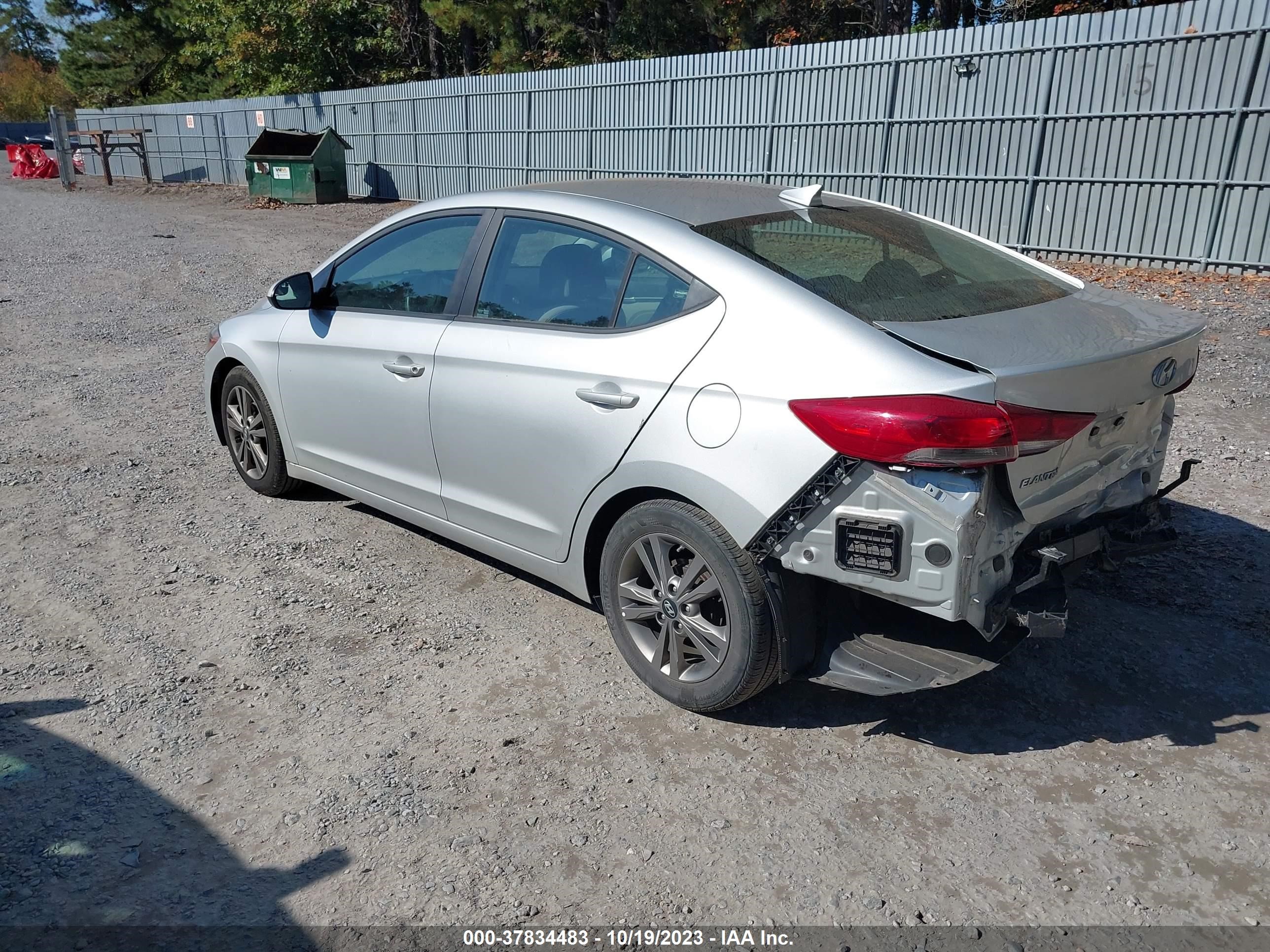 Photo 2 VIN: 5NPD84LF6HH139372 - HYUNDAI ELANTRA 