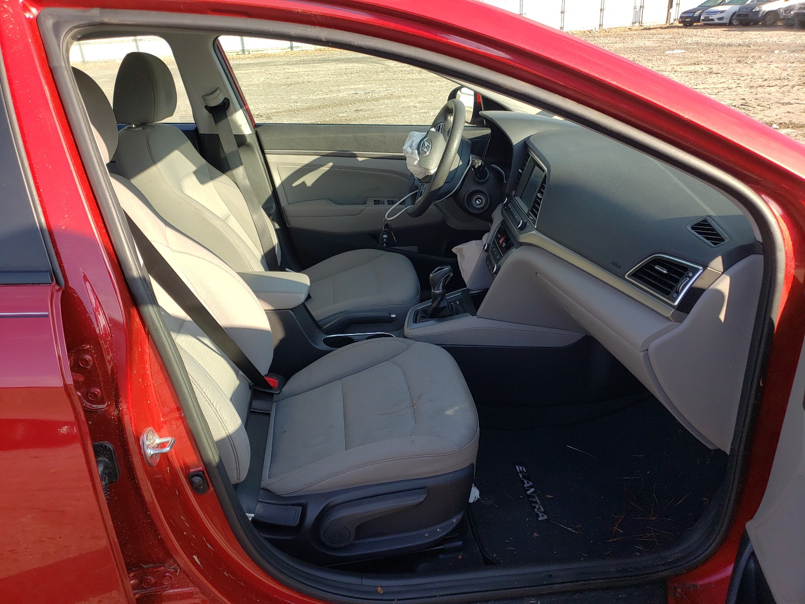 Photo 4 VIN: 5NPD84LF6HH179631 - HYUNDAI ELANTRA SE 