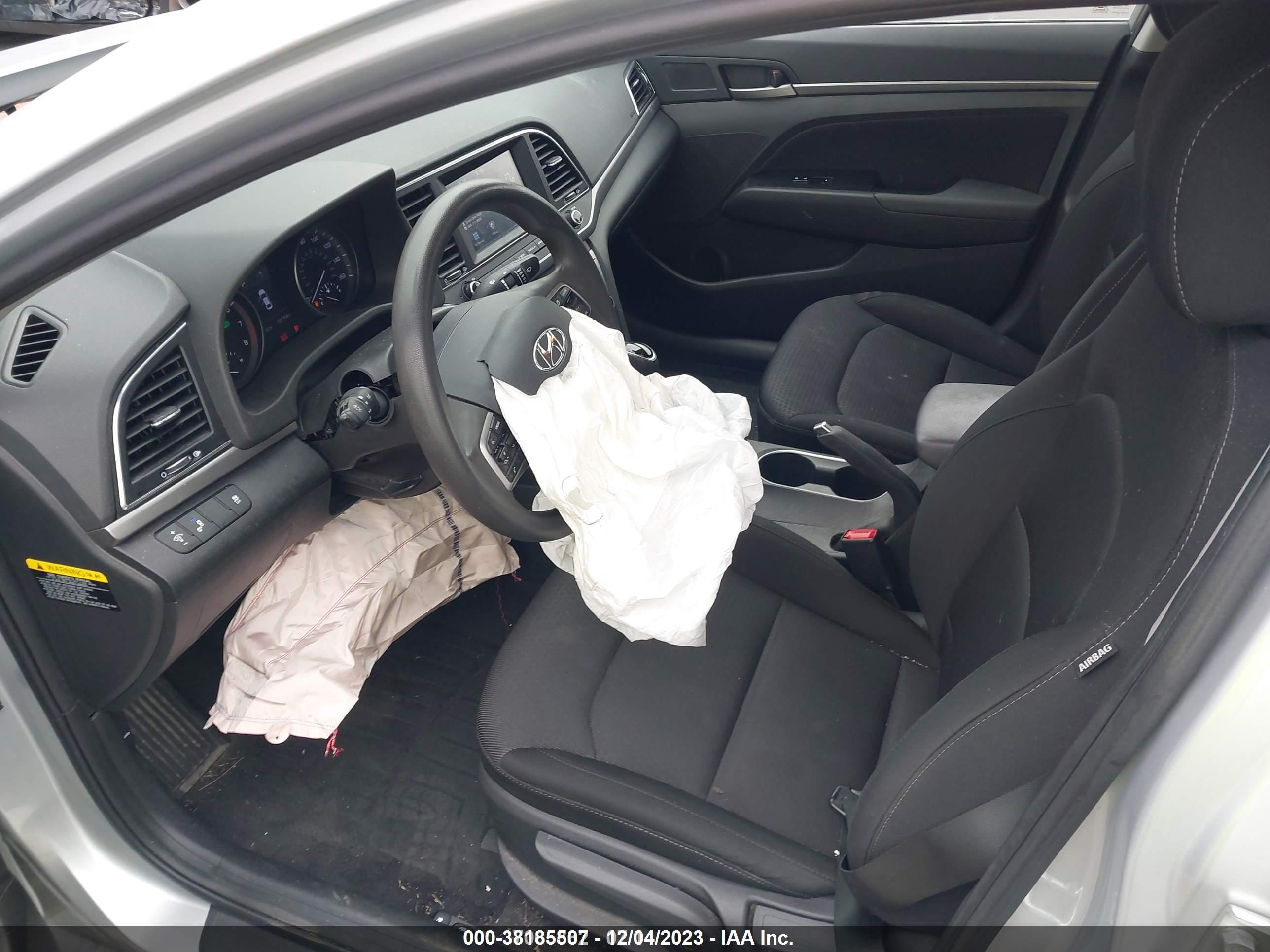 Photo 4 VIN: 5NPD84LF6JH227456 - HYUNDAI ELANTRA 