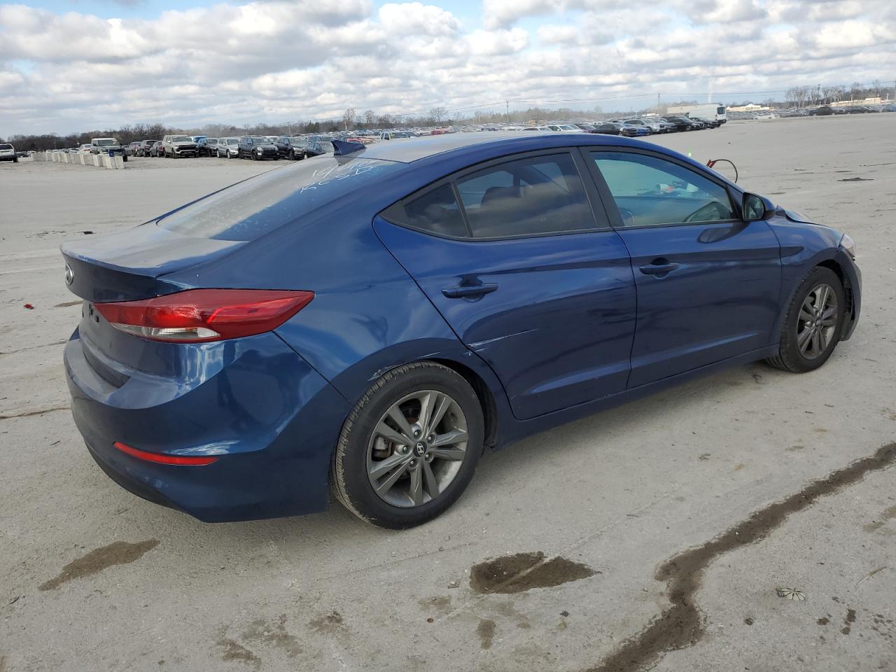 Photo 2 VIN: 5NPD84LF6JH228333 - HYUNDAI ELANTRA 