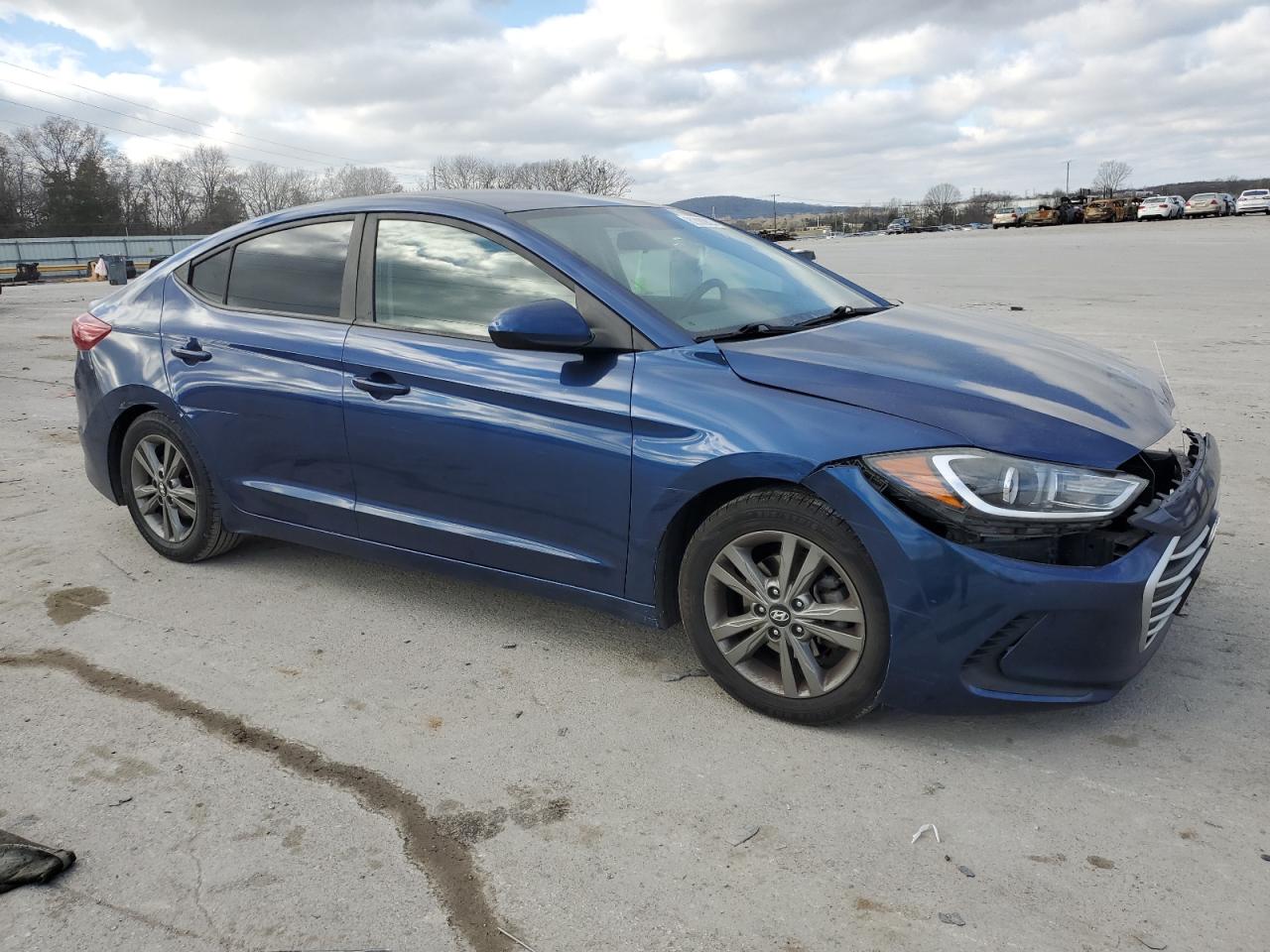 Photo 3 VIN: 5NPD84LF6JH228333 - HYUNDAI ELANTRA 